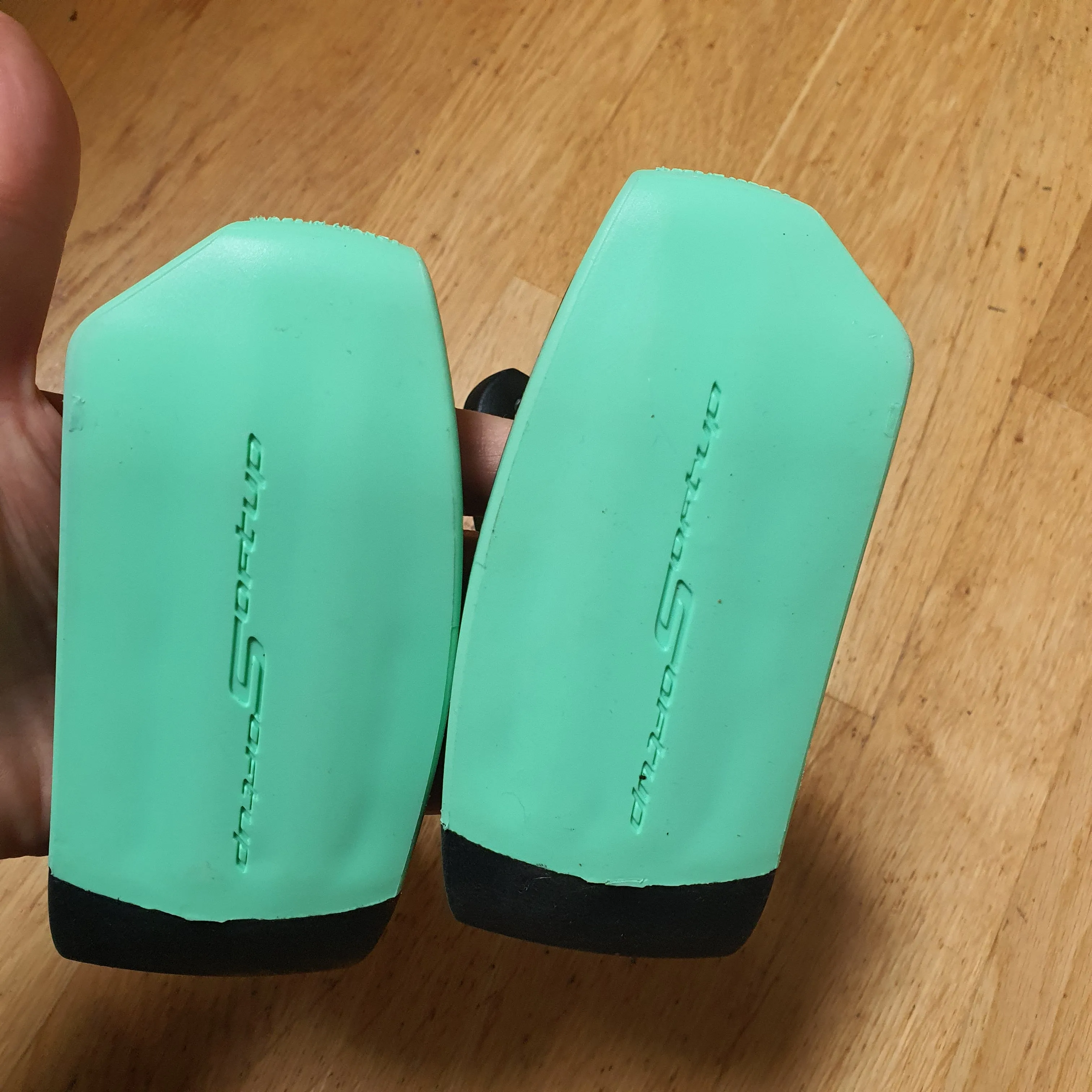 Free Jump black and green Soft Up Lite stirrups