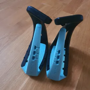 Free Jump black and light turquoise Soft Up Lite stirrups