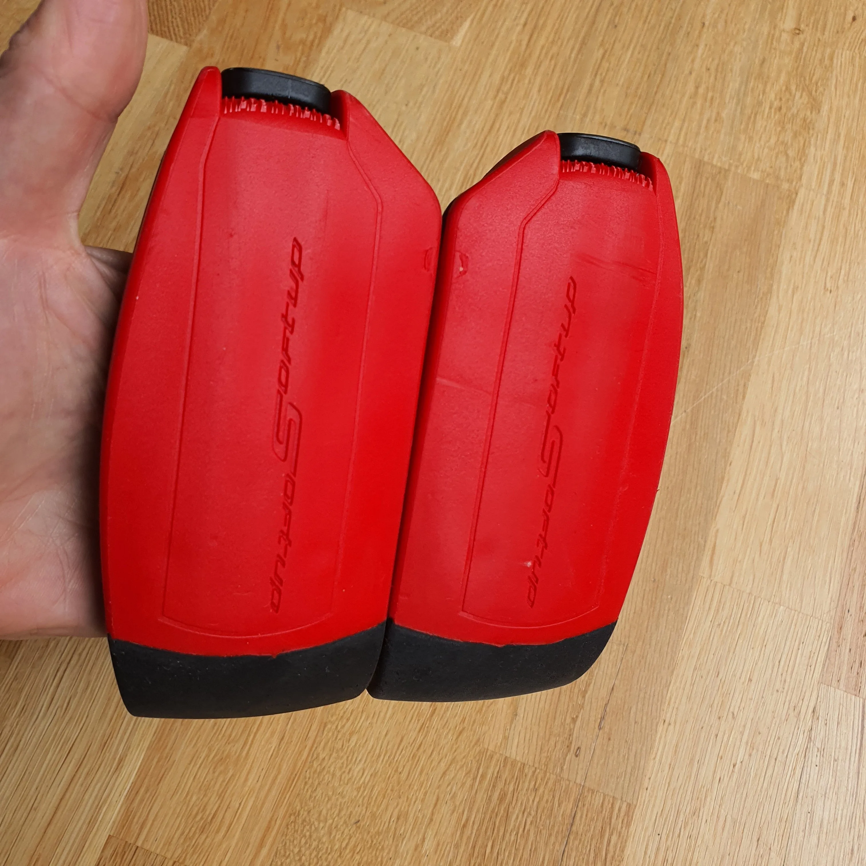 Free Jump black and red Soft Up Lite stirrups