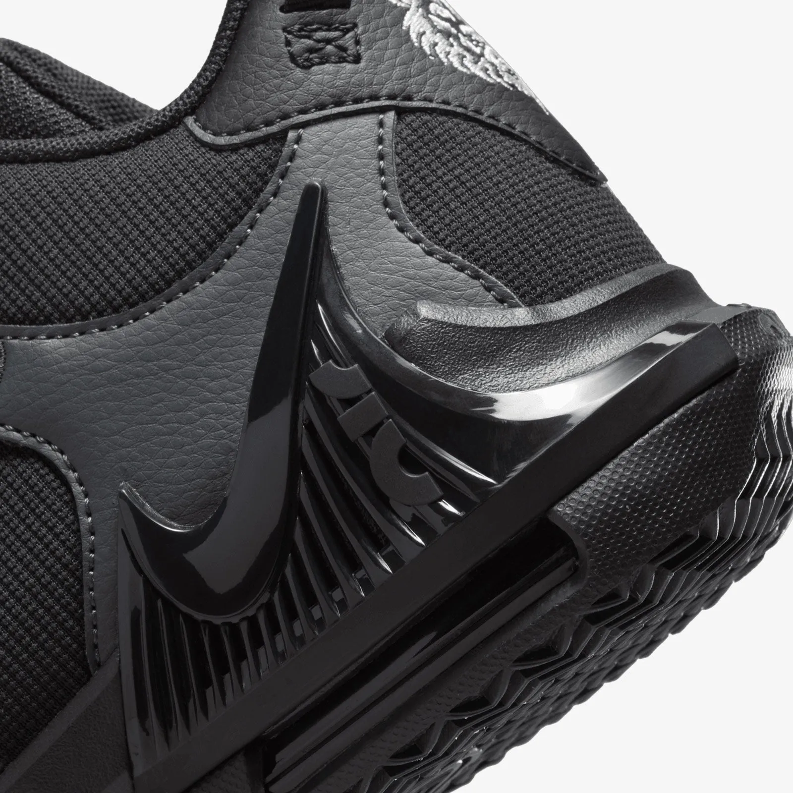 LeBron Witness 7 (GS) - 'Rubber City'