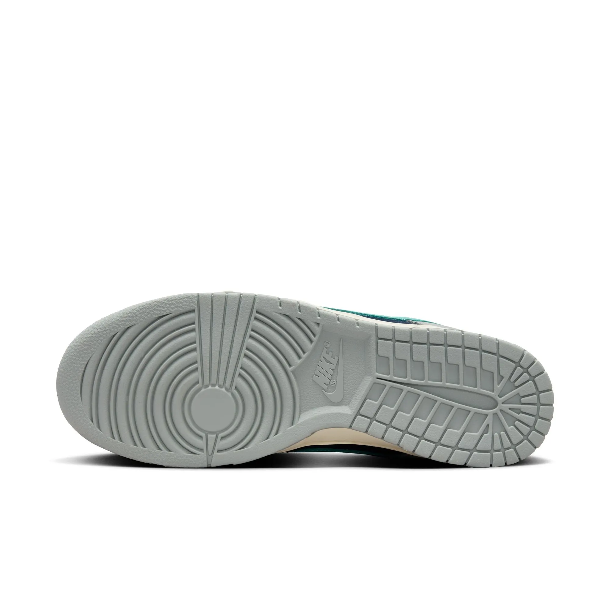Nike Dunk Retro Low Premium