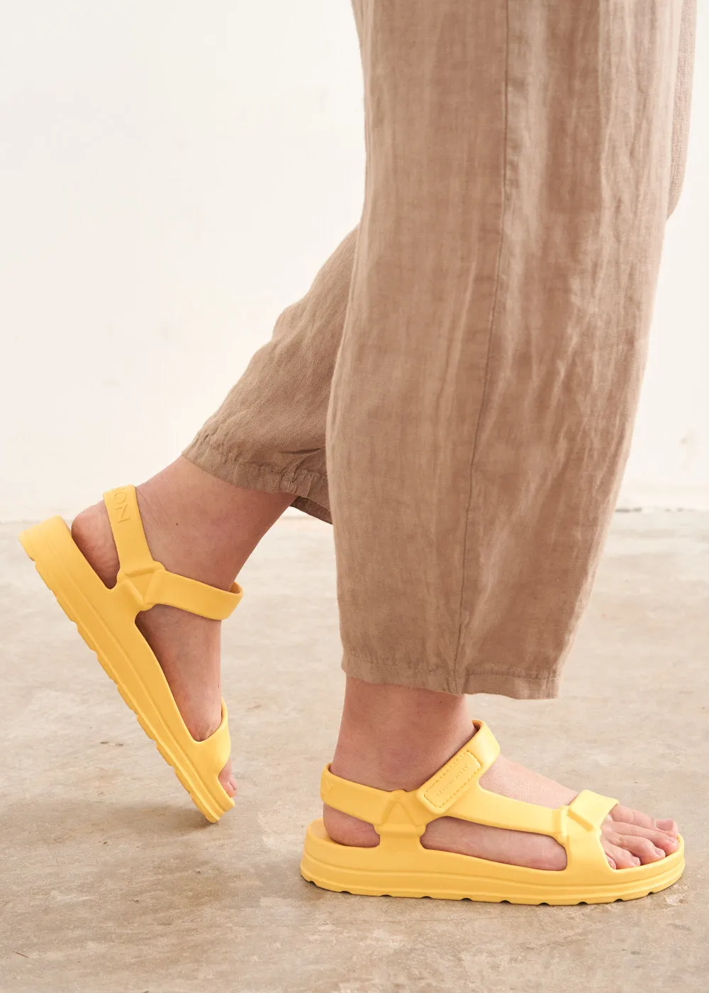 NINA SANDAL - PALE YELLOW