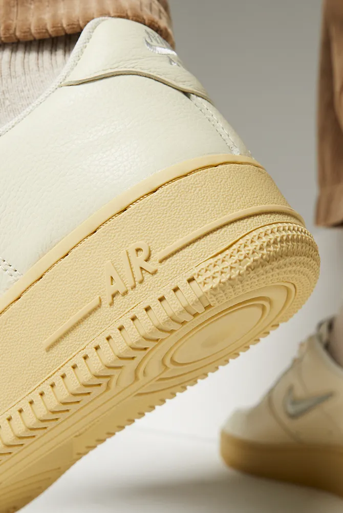 WMNS Nike Air Force 1 '07 LX