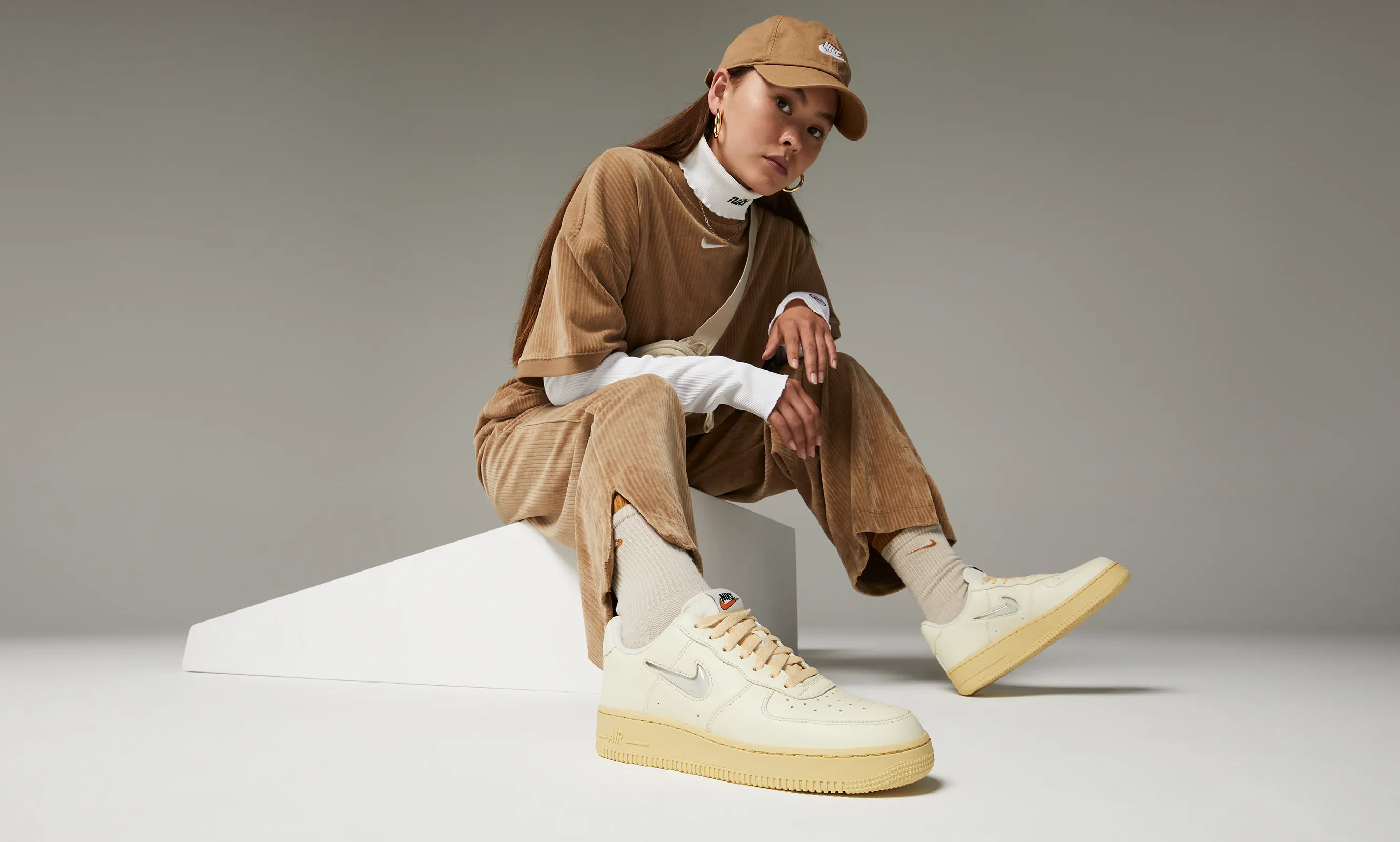 WMNS Nike Air Force 1 '07 LX