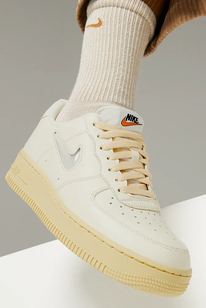 WMNS Nike Air Force 1 '07 LX